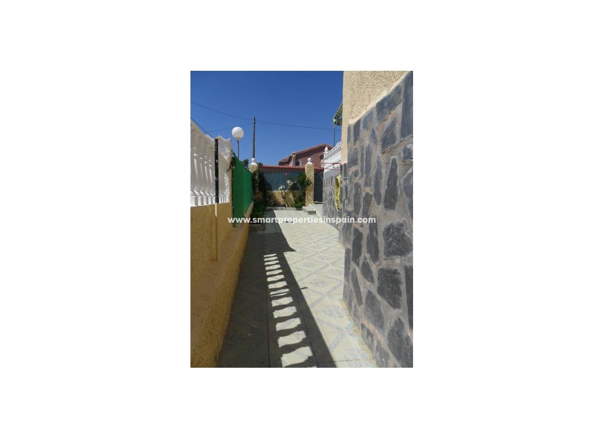 Wederverkoop - Detached Villa - La Marina - Urbanización La Marina