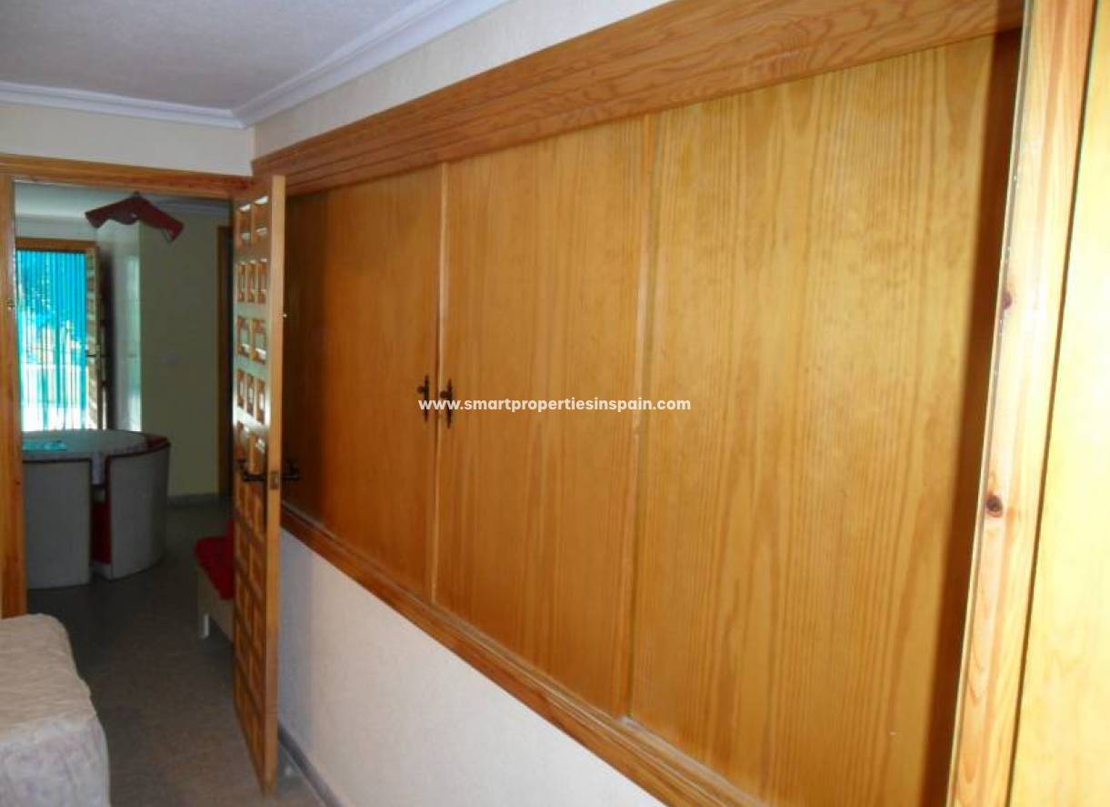 Wederverkoop - Detached Villa - La Marina - Urbanización La Marina