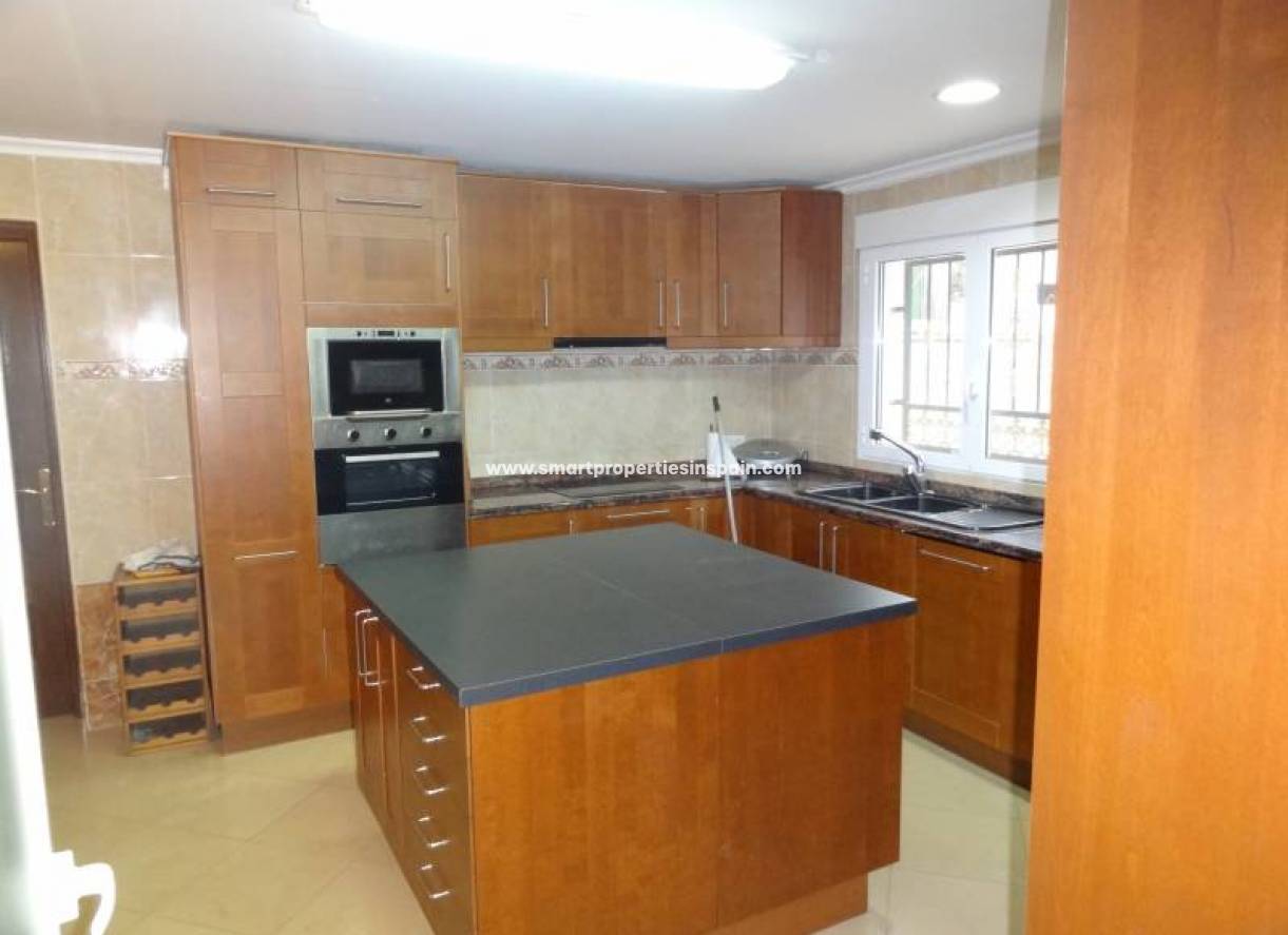 Wederverkoop - Detached Villa - La Marina - Urbanización La Marina