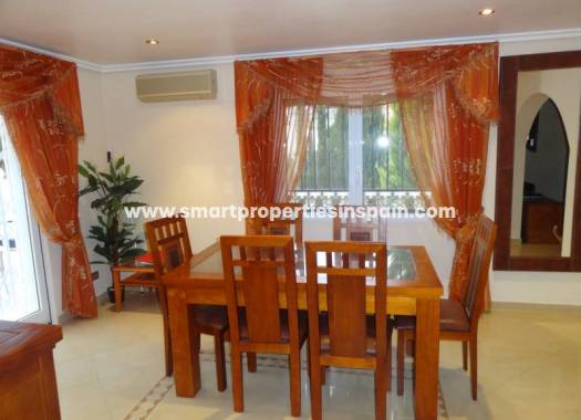 Wederverkoop - Detached Villa - La Marina - Urbanización La Marina