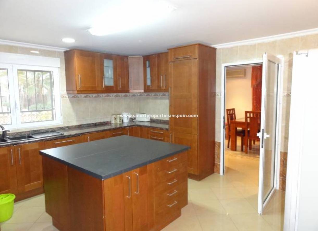 Wederverkoop - Detached Villa - La Marina - Urbanización La Marina