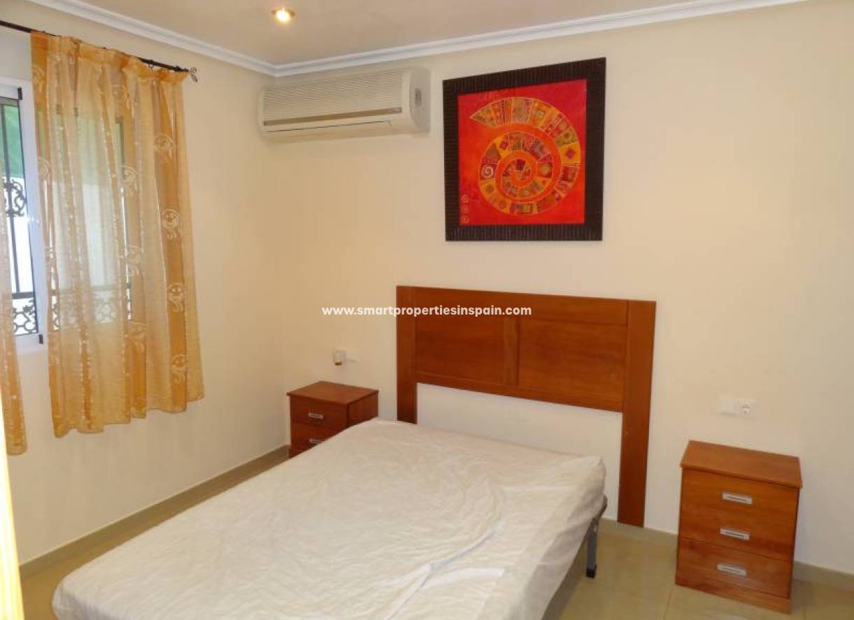 Wederverkoop - Detached Villa - La Marina - Urbanización La Marina