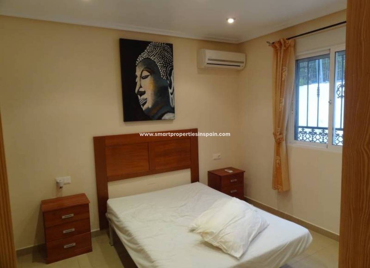 Wederverkoop - Detached Villa - La Marina - Urbanización La Marina