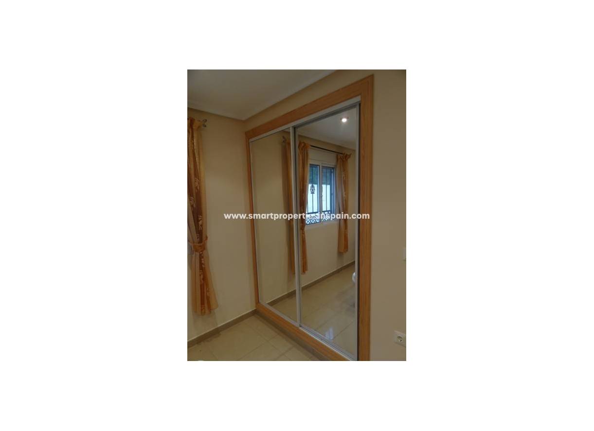 Wederverkoop - Detached Villa - La Marina - Urbanización La Marina