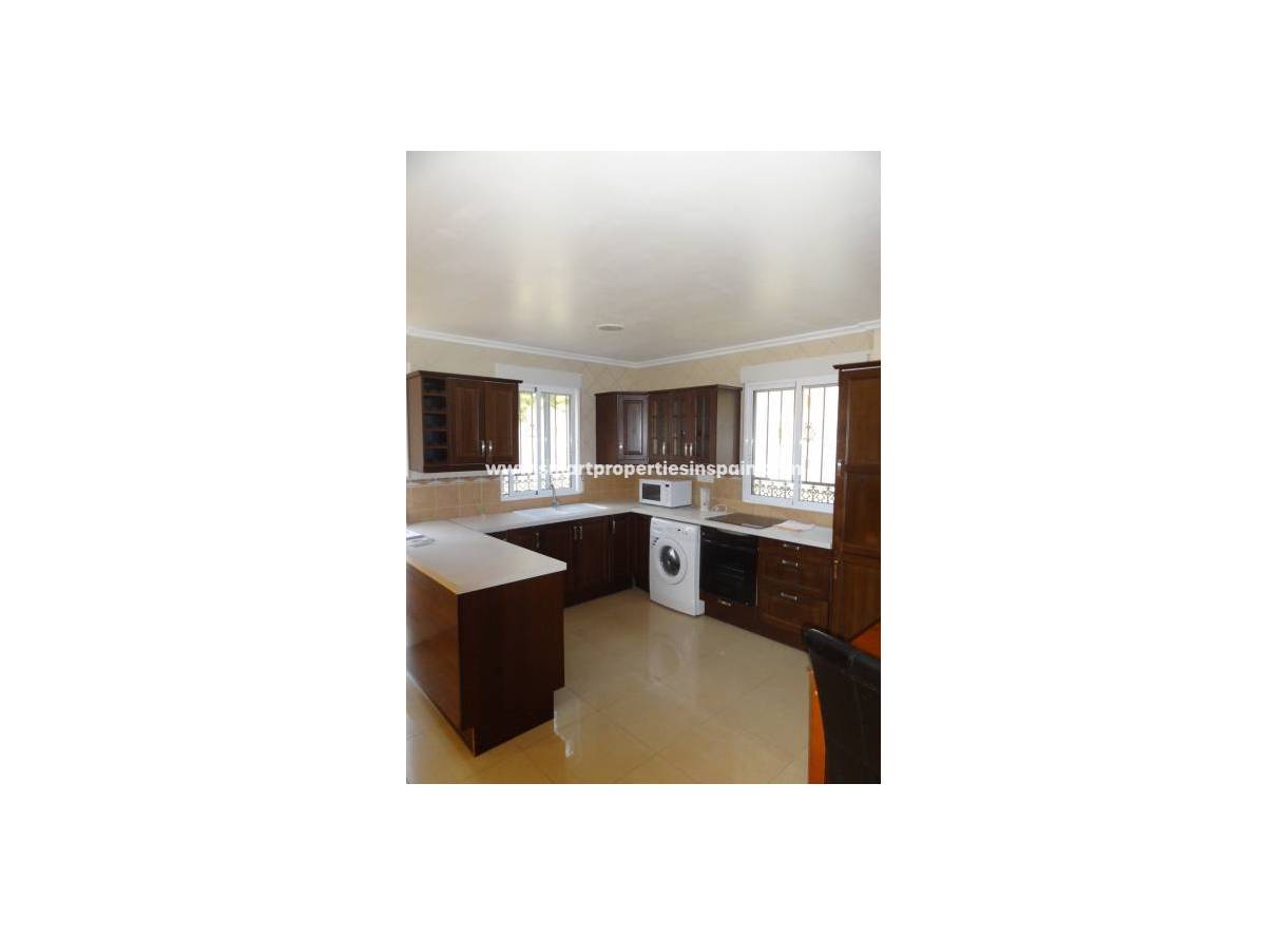 Wederverkoop - Detached Villa - La Marina - Urbanización La Marina