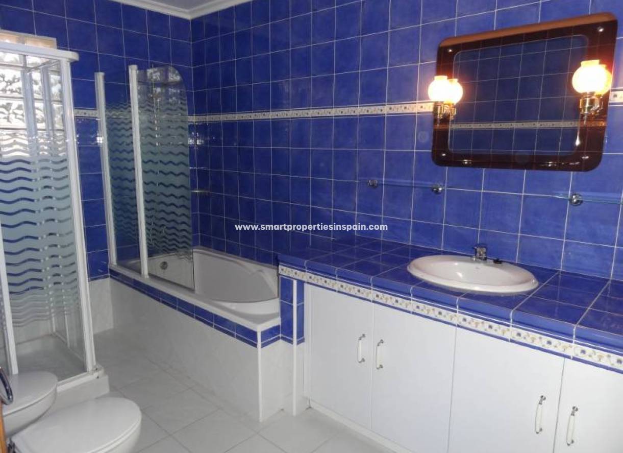 Wederverkoop - Detached Villa - La Marina - Urbanización La Marina