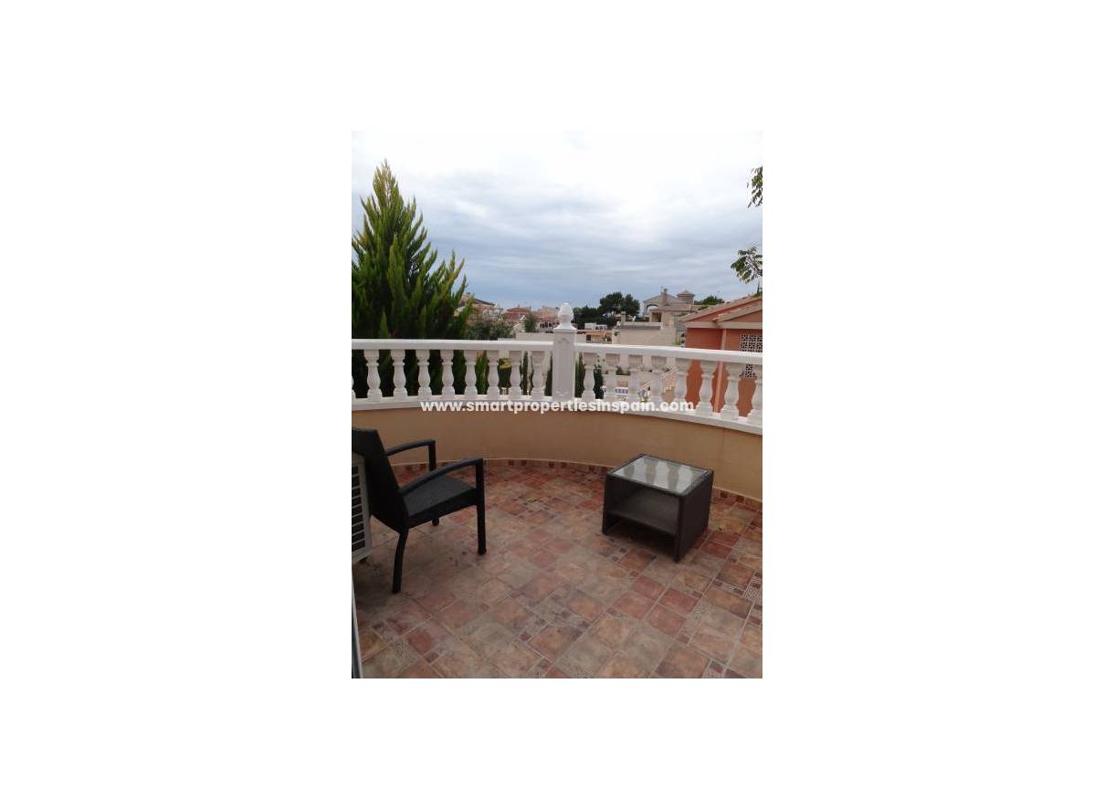 Wederverkoop - Detached Villa - La Marina - Urbanización La Marina