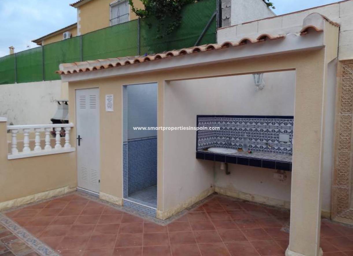 Wederverkoop - Detached Villa - La Marina - Urbanización La Marina