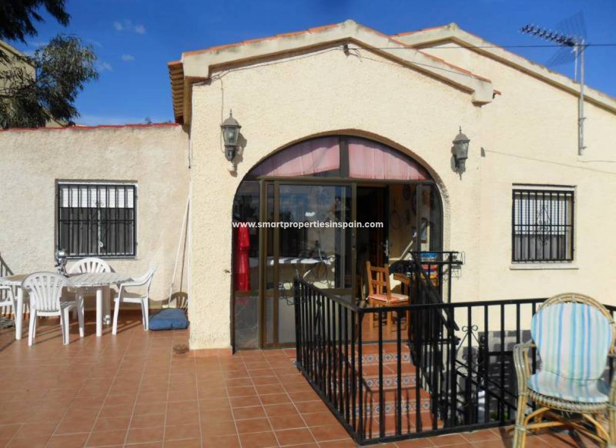 Wederverkoop - Detached Villa - La Marina - Urbanización La Marina