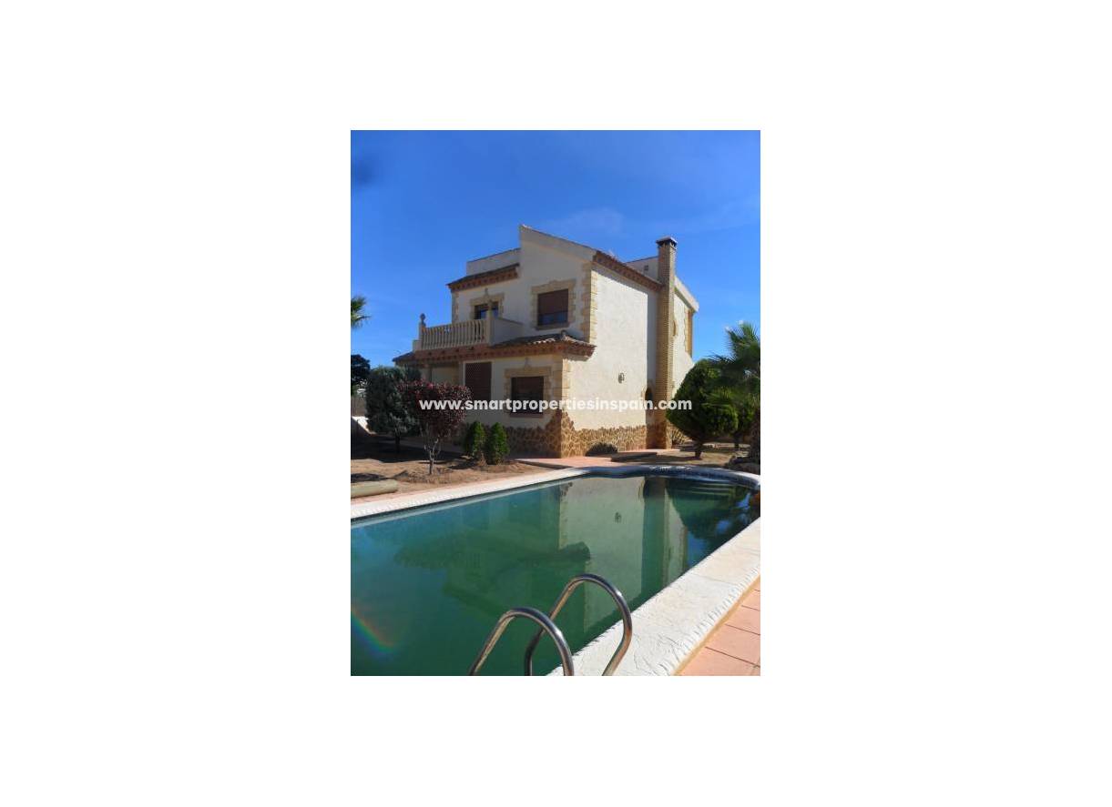 Wederverkoop - Detached Villa - La Marina - Urbanización La Marina