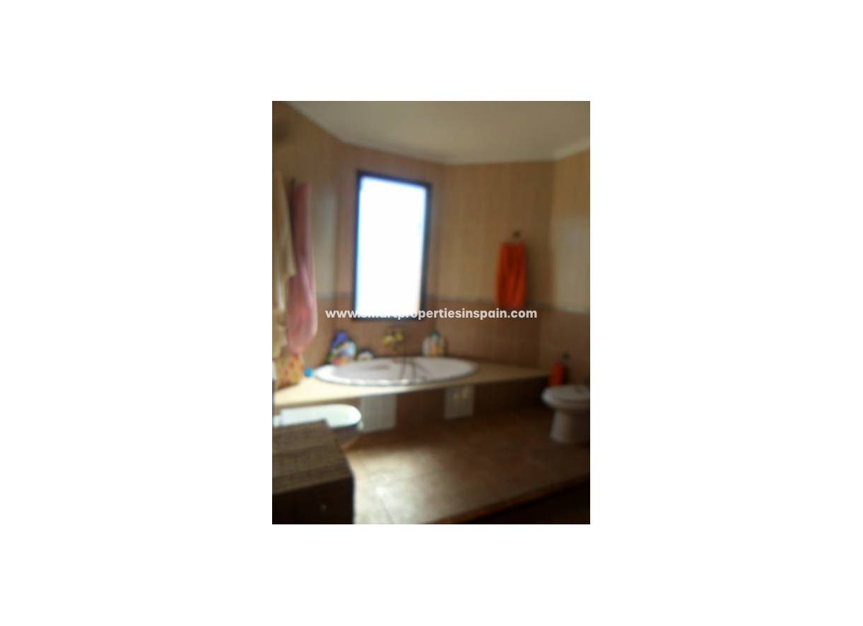 Wederverkoop - Detached Villa - La Marina - Urbanización La Marina