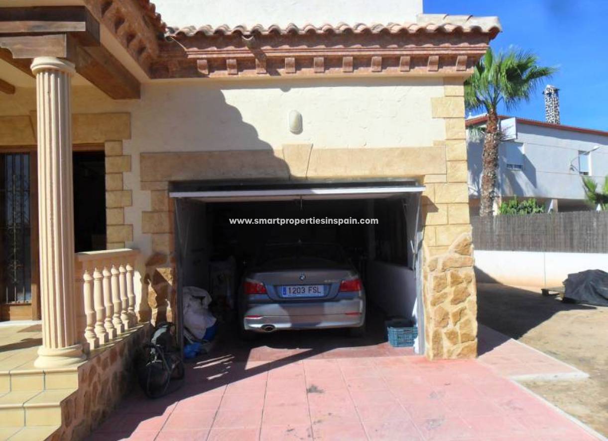 Wederverkoop - Detached Villa - La Marina - Urbanización La Marina