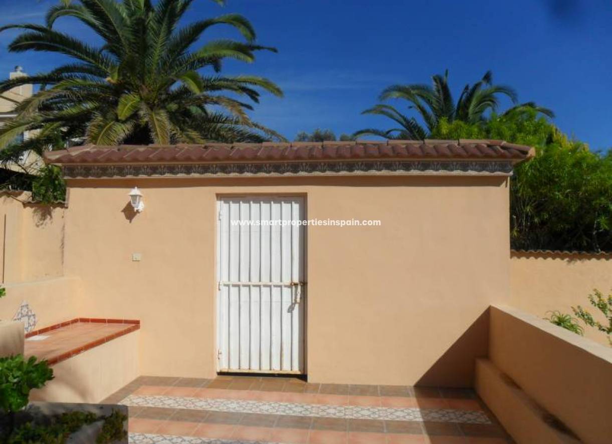 Wederverkoop - Detached Villa - La Marina - Urbanización La Marina