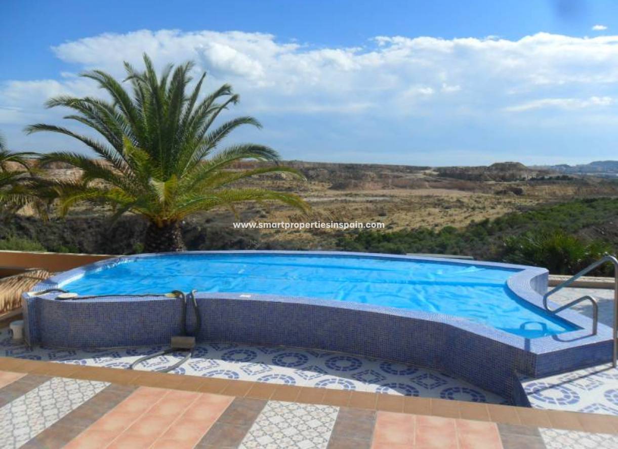 Wederverkoop - Detached Villa - La Marina - Urbanización La Marina