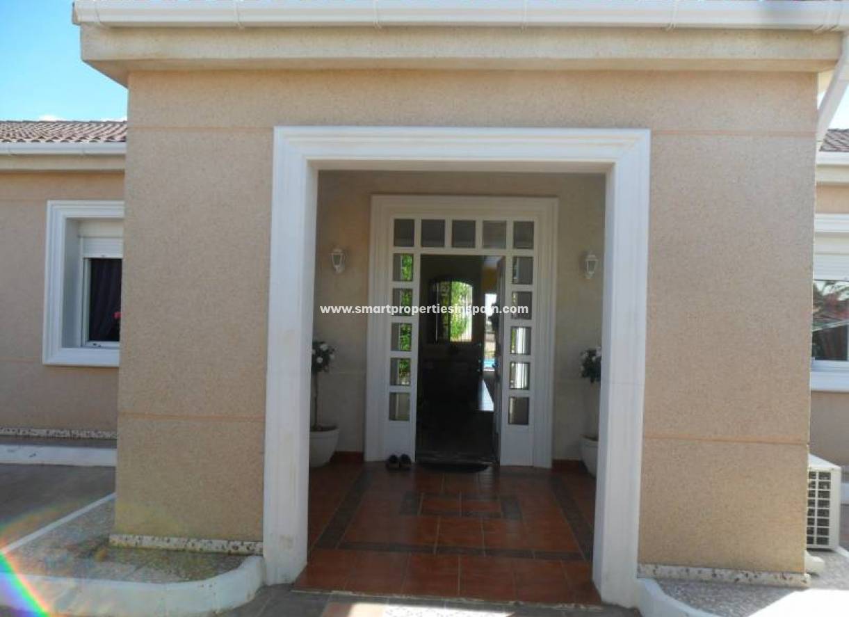 Wederverkoop - Detached Villa - La Marina - Urbanización La Marina