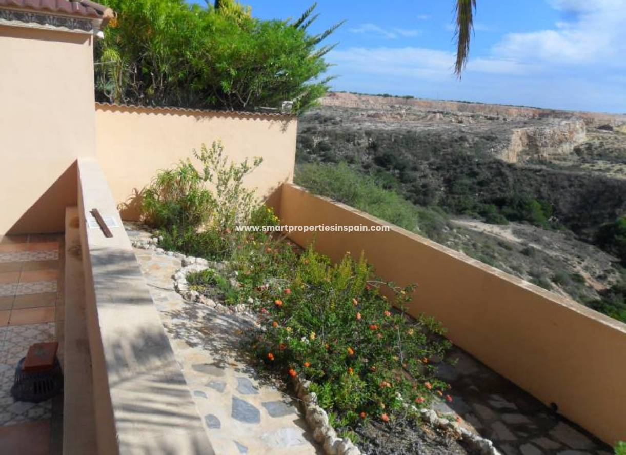 Wederverkoop - Detached Villa - La Marina - Urbanización La Marina