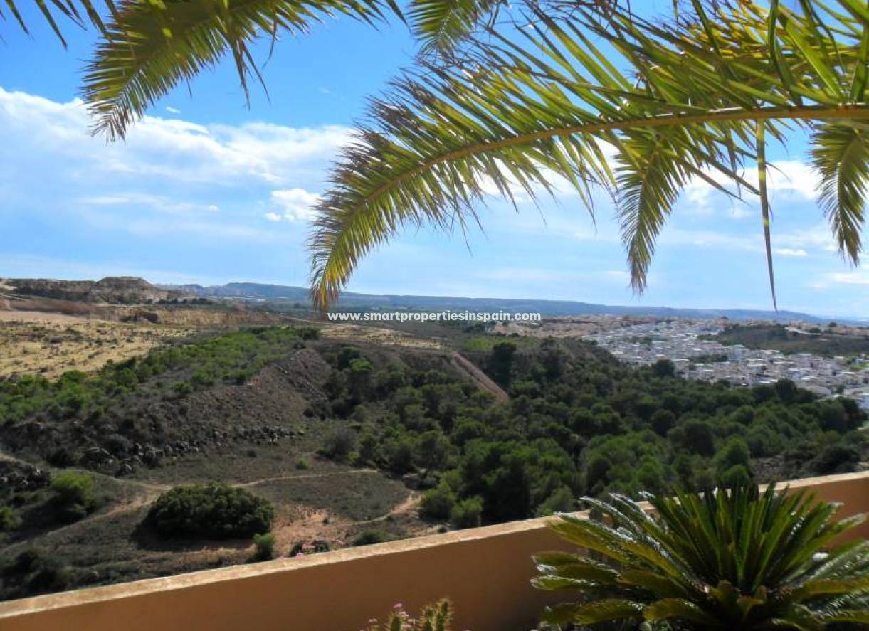 Wederverkoop - Detached Villa - La Marina - Urbanización La Marina