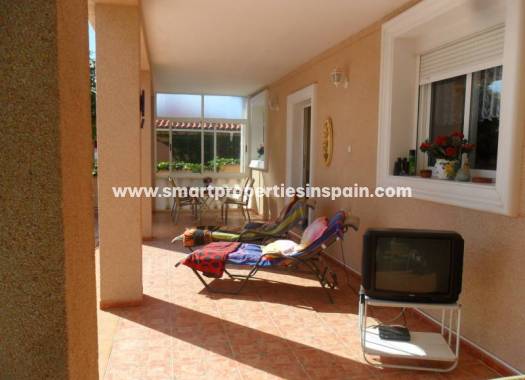Wederverkoop - Detached Villa - La Marina - Urbanización La Marina