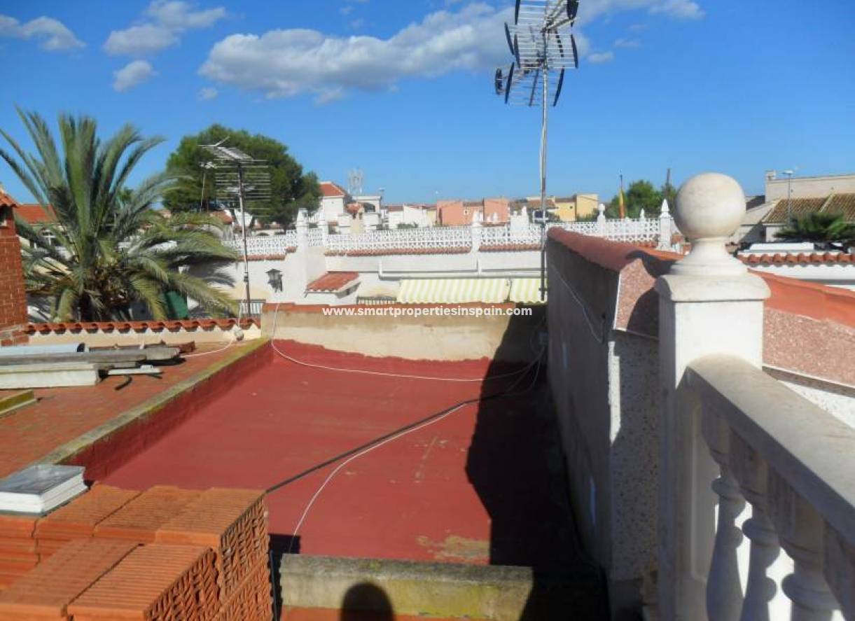 Wederverkoop - Detached Villa - La Marina - Urbanización La Marina
