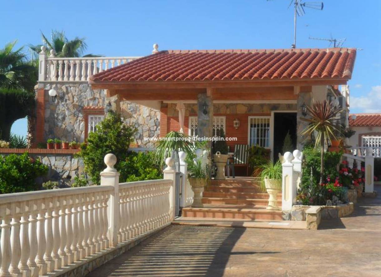 Wederverkoop - Detached Villa - La Marina - Urbanización La Marina