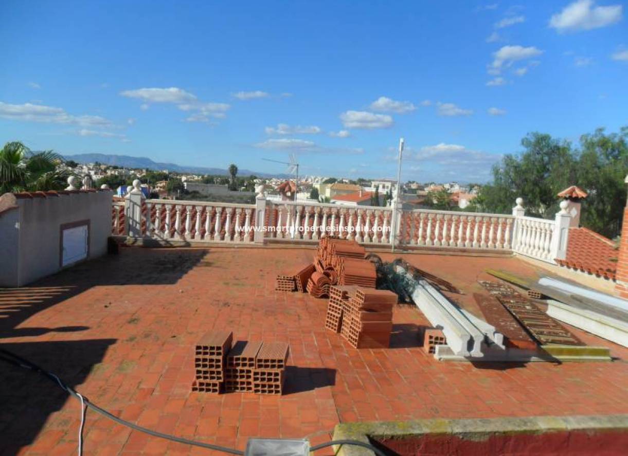 Wederverkoop - Detached Villa - La Marina - Urbanización La Marina