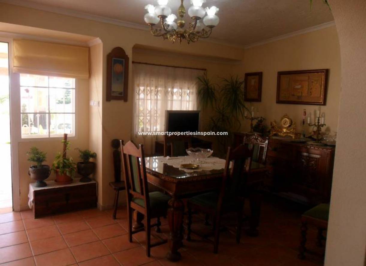 Wederverkoop - Detached Villa - La Marina - Urbanización La Marina