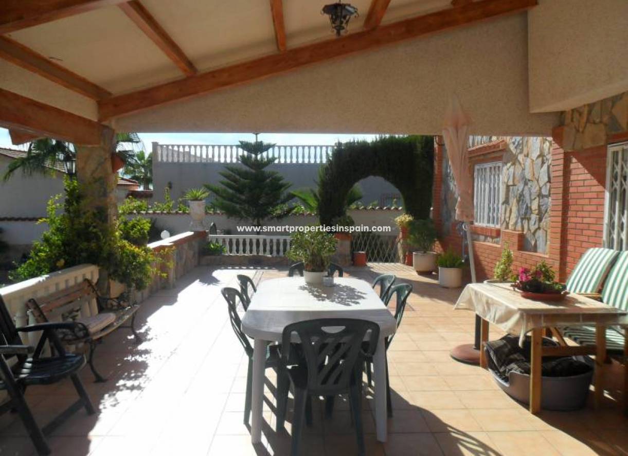 Wederverkoop - Detached Villa - La Marina - Urbanización La Marina