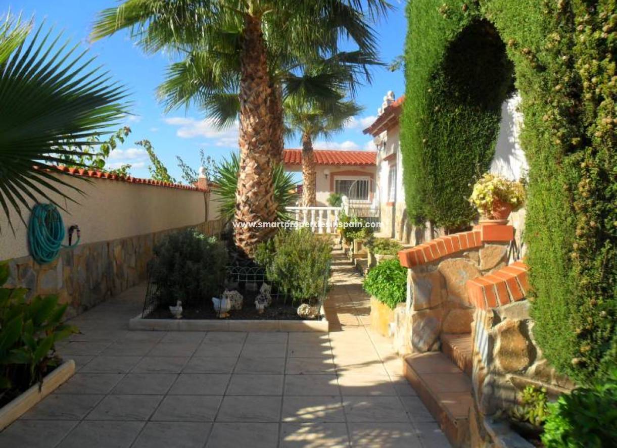 Wederverkoop - Detached Villa - La Marina - Urbanización La Marina