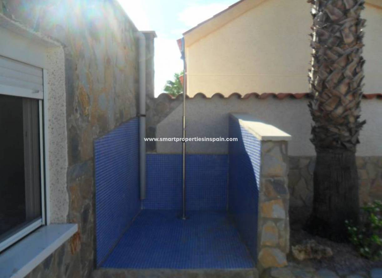 Wederverkoop - Detached Villa - La Marina - Urbanización La Marina