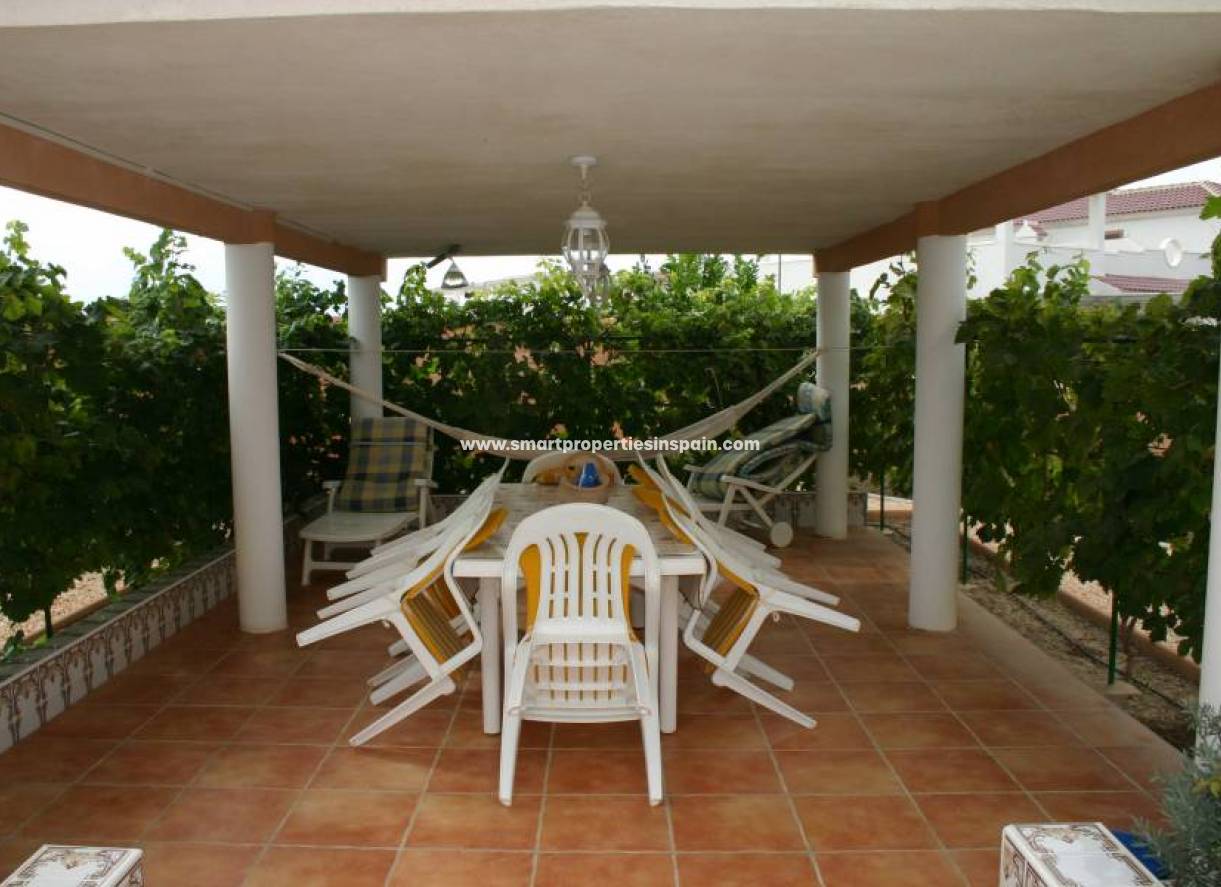 Wederverkoop - Detached Villa - La Marina - Urbanización La Marina