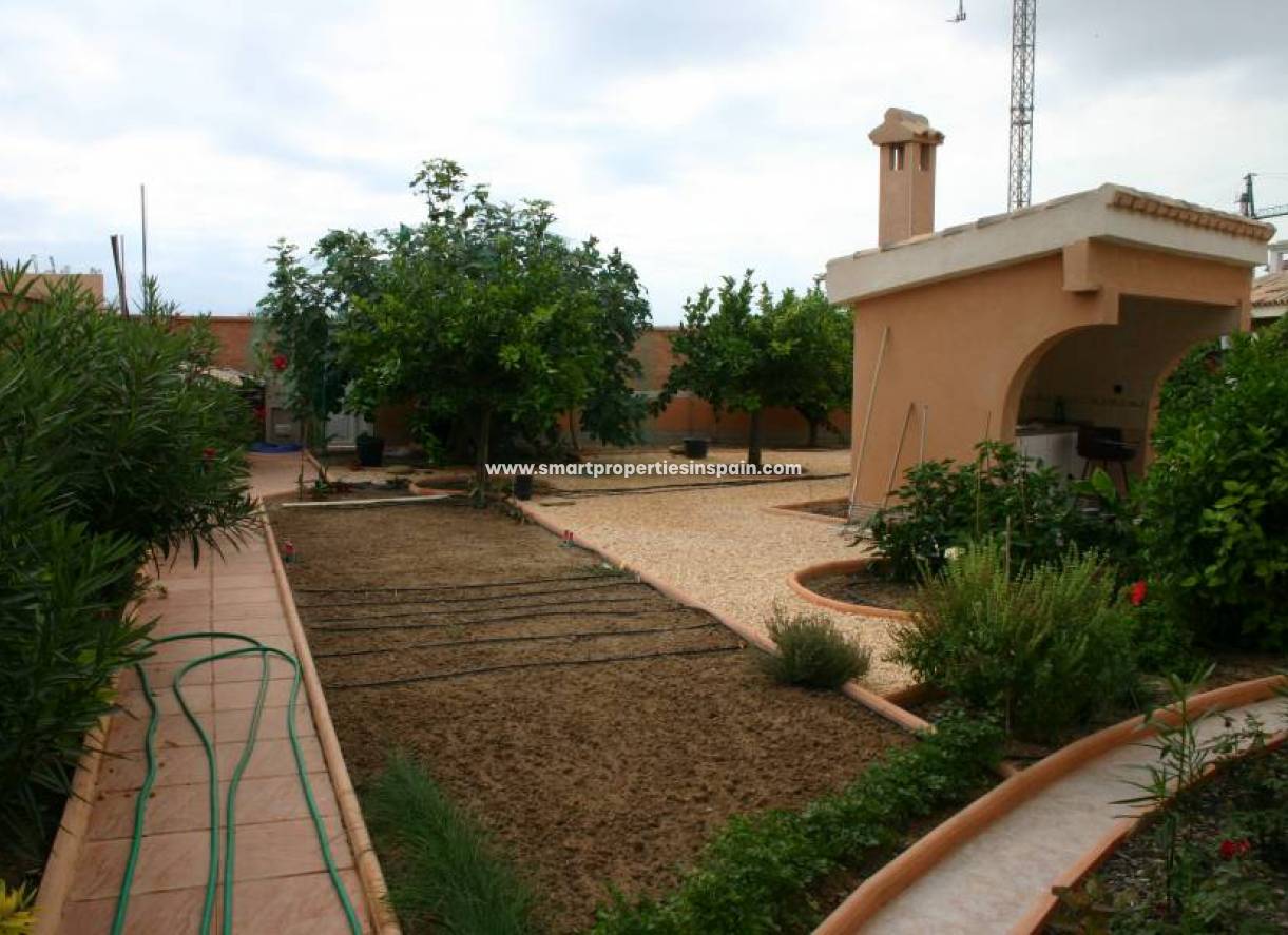 Wederverkoop - Detached Villa - La Marina - Urbanización La Marina