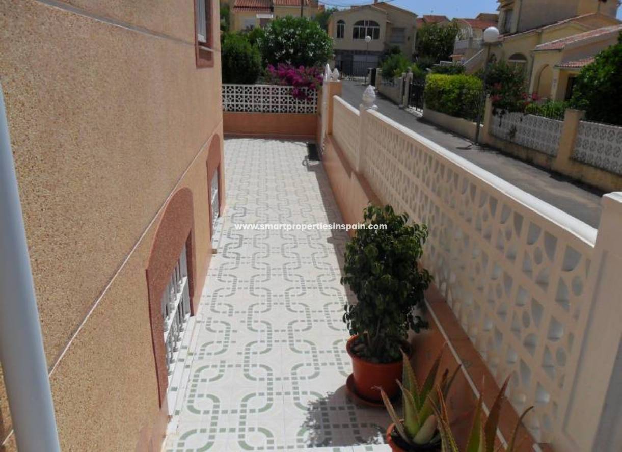 Wederverkoop - Detached Villa - La Marina - Urbanización La Marina