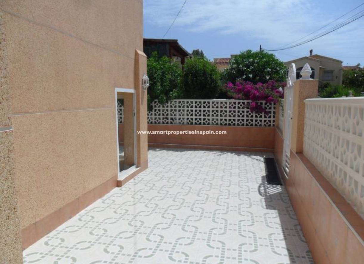 Wederverkoop - Detached Villa - La Marina - Urbanización La Marina