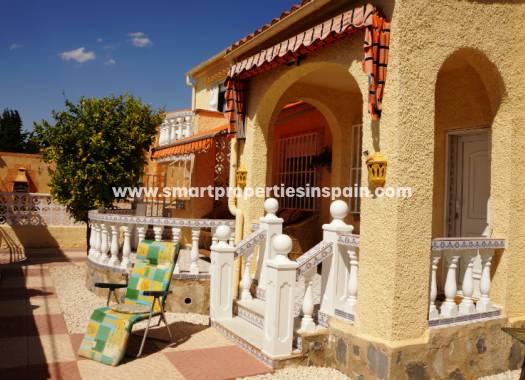 Wederverkoop - Detached Villa - La Marina - Urbanización La Marina
