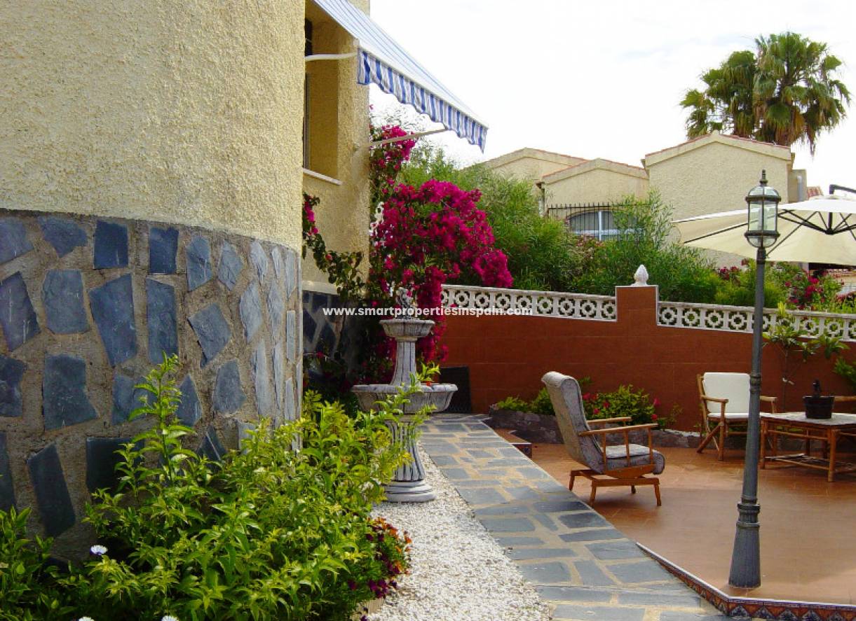 Wederverkoop - Detached Villa - La Marina - Urbanización La Marina