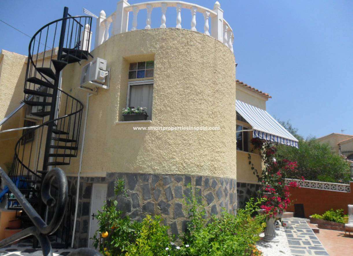 Wederverkoop - Detached Villa - La Marina - Urbanización La Marina