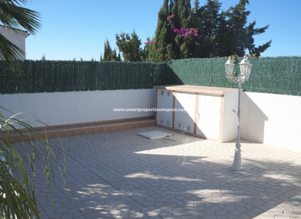 Wederverkoop - Detached Villa - La Marina - Urbanización La Marina
