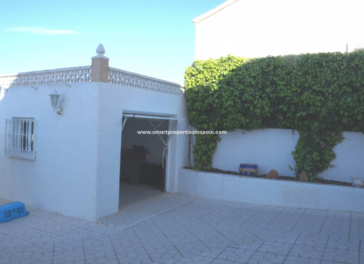 Wederverkoop - Detached Villa - La Marina - Urbanización La Marina