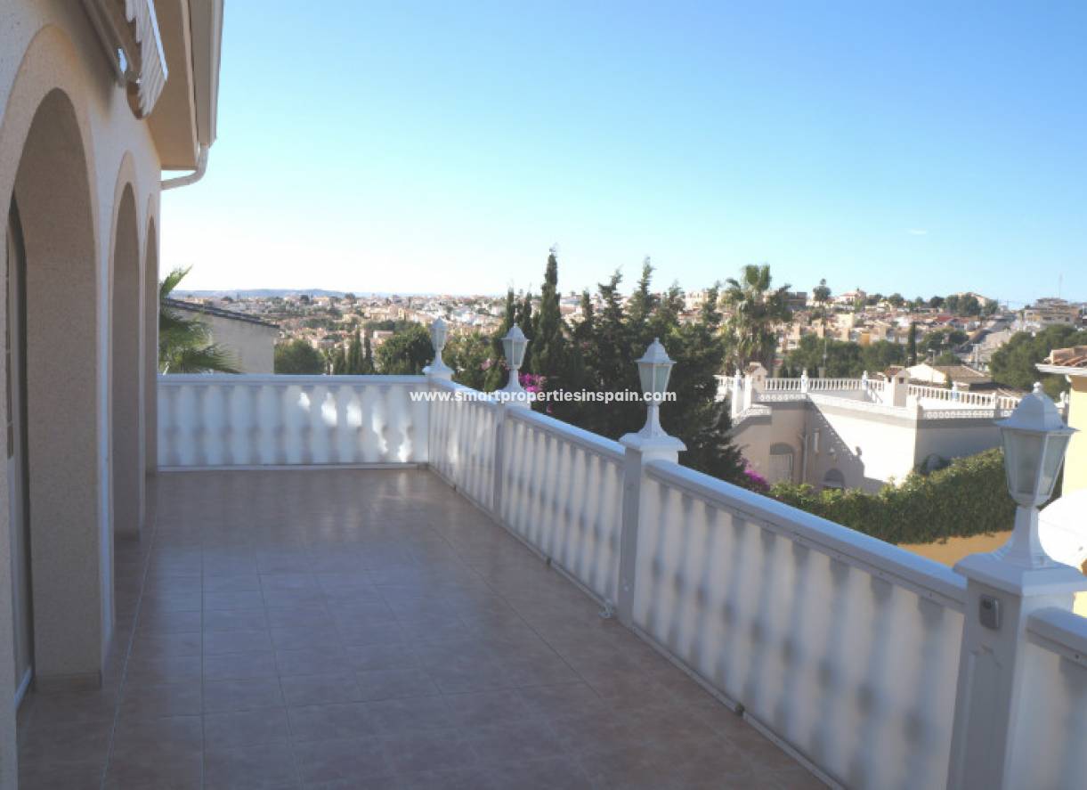 Wederverkoop - Detached Villa - La Marina - Urbanización La Marina