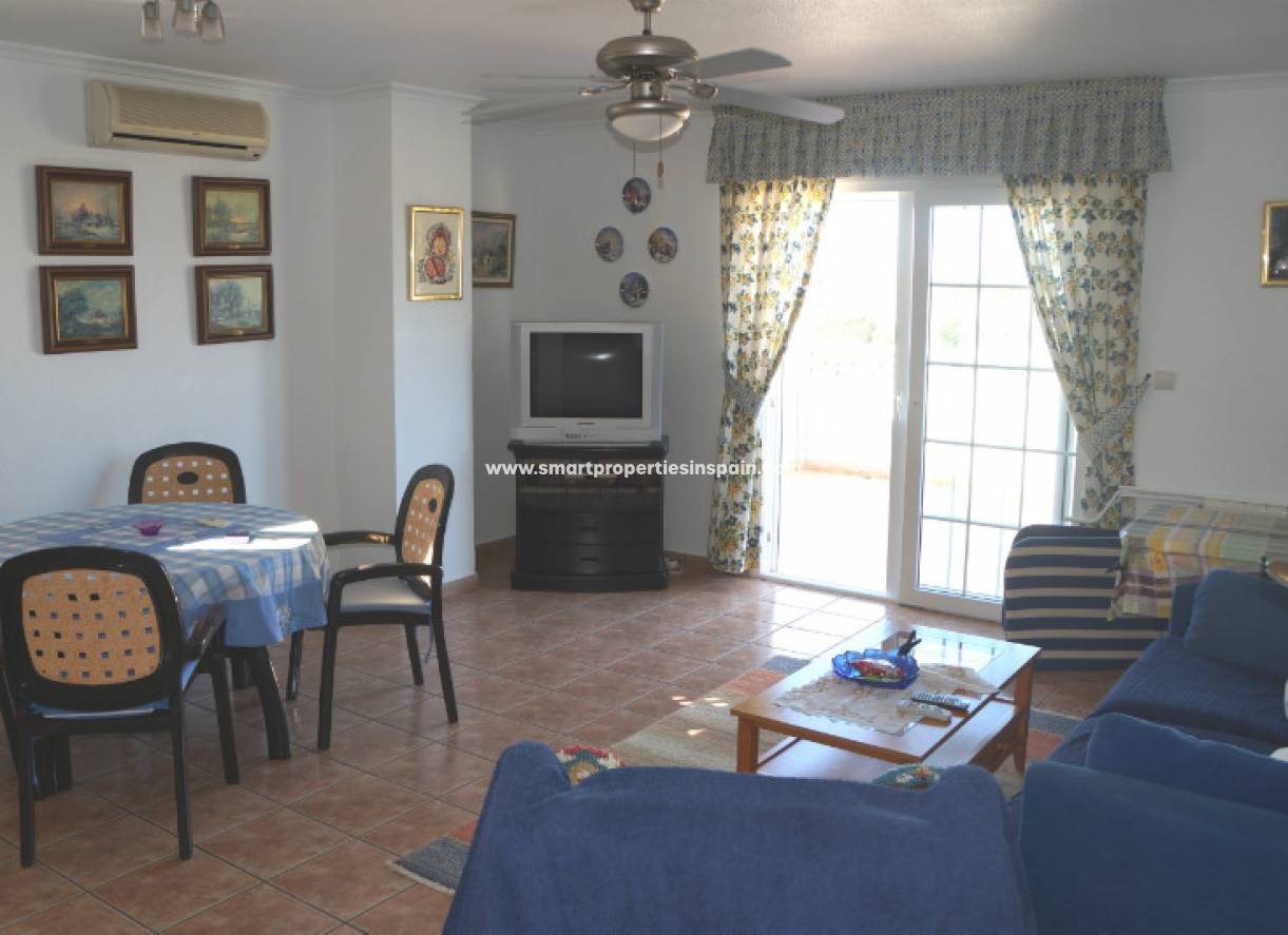 Wederverkoop - Detached Villa - La Marina - Urbanización La Marina
