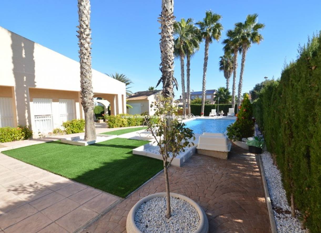Wederverkoop - Detached Villa - Torrevieja