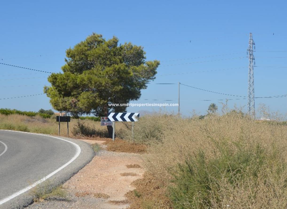 Wederverkoop - Plot - Elche
