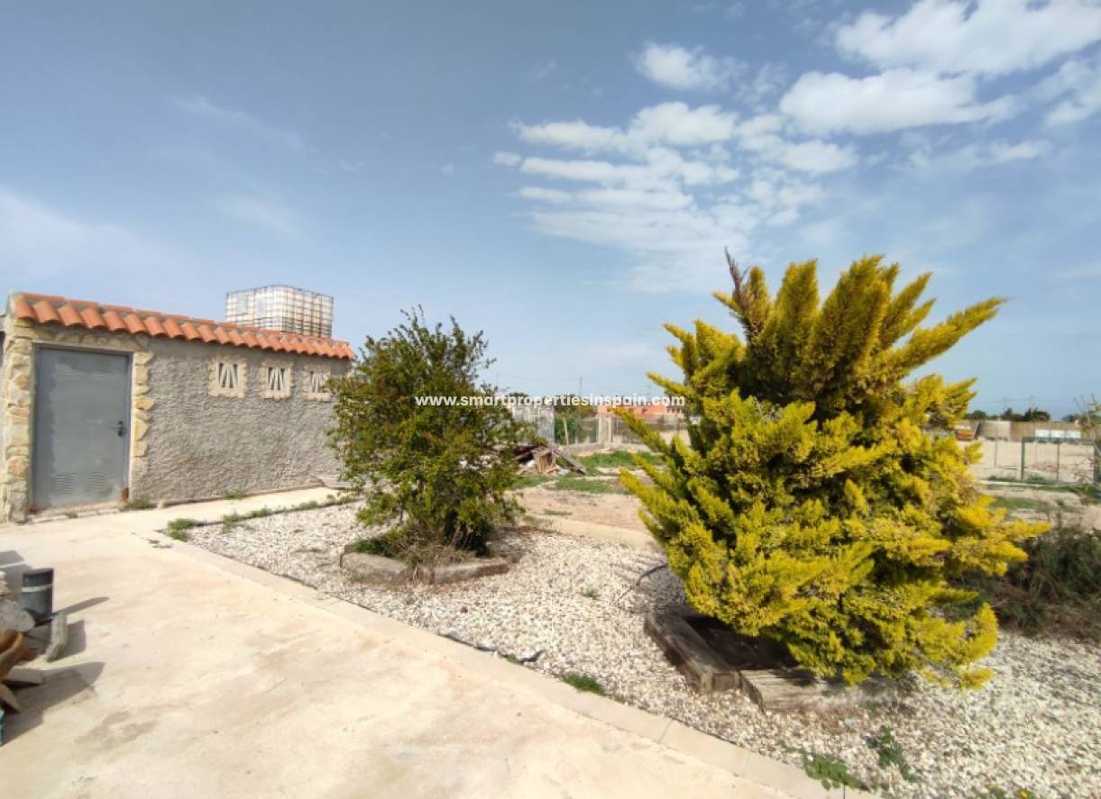 Wederverkoop - Plot - Elche