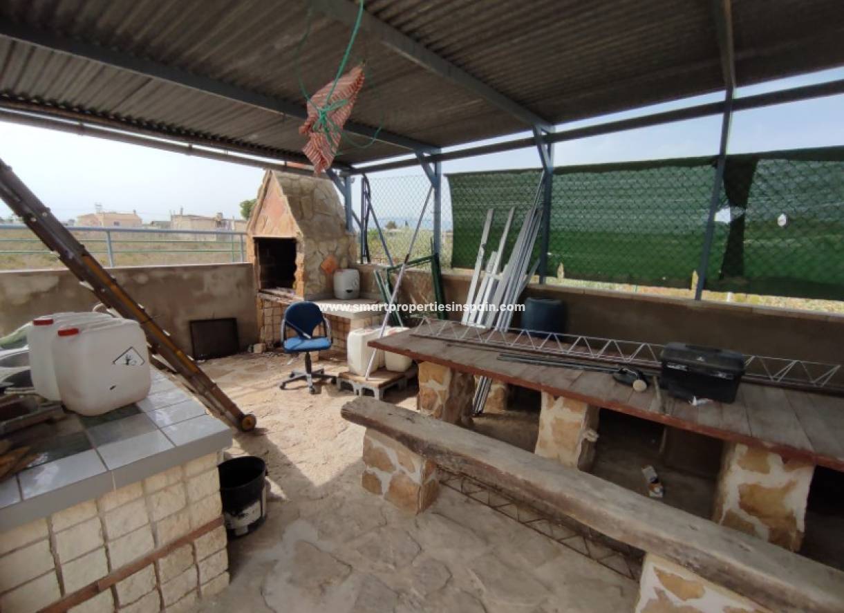 Wederverkoop - Plot - Elche