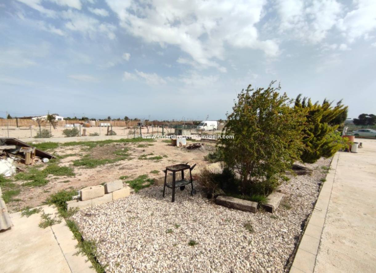 Wederverkoop - Plot - Elche