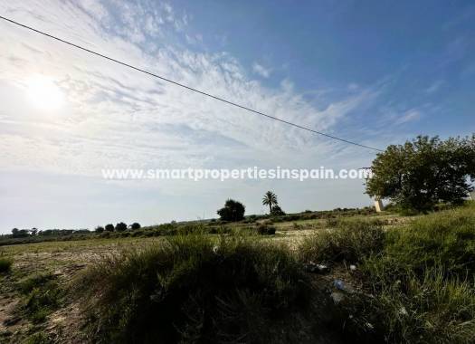 Wederverkoop - Plot - Elche