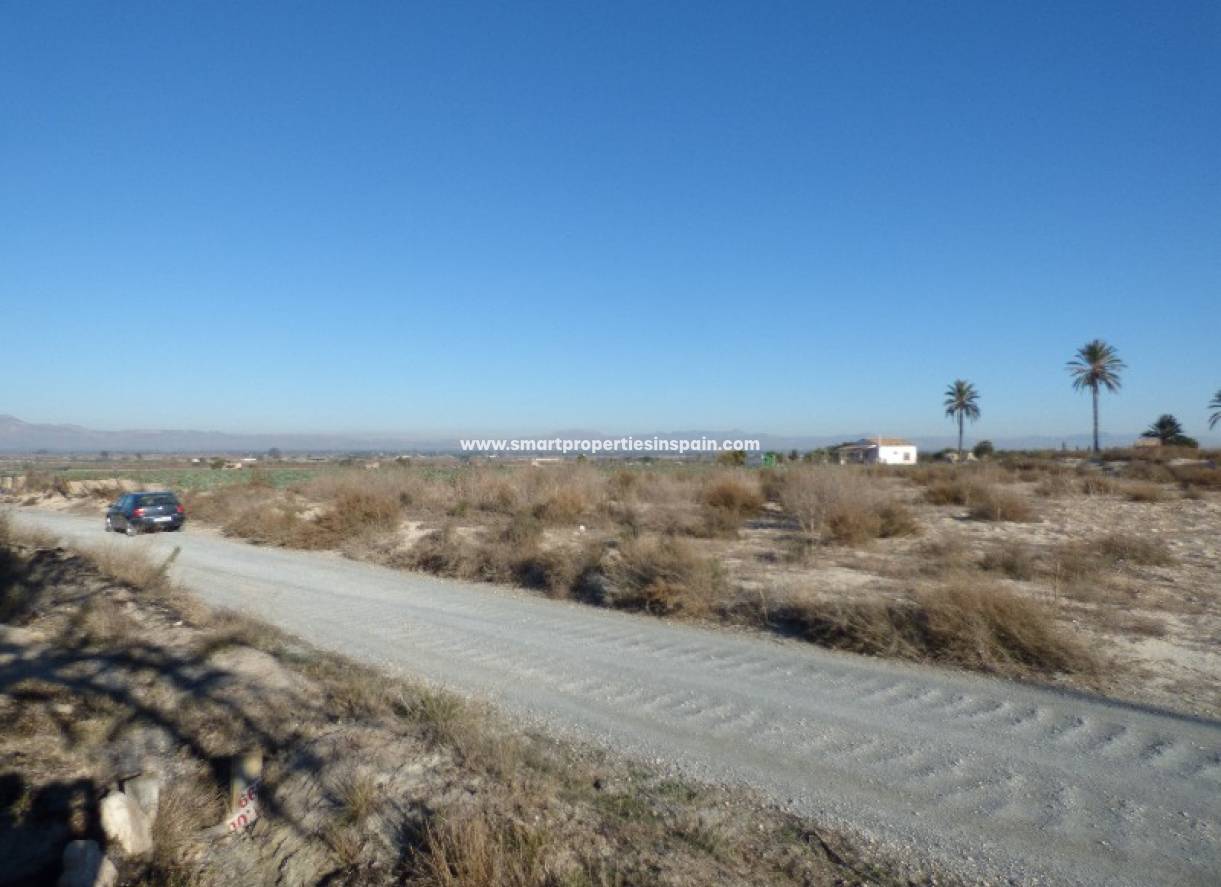 Wederverkoop - Plot - La Marina