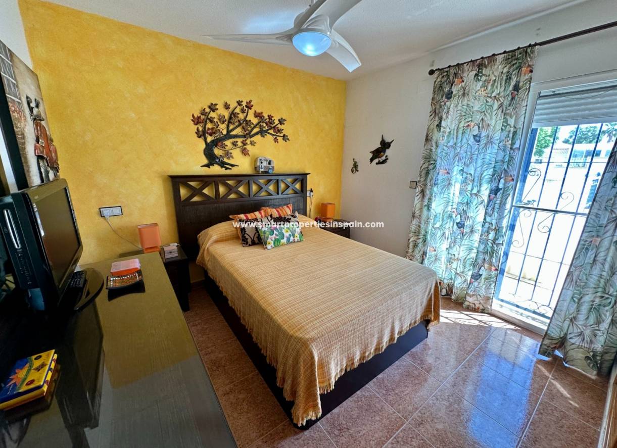 Wederverkoop - Quad Villa - La Marina - Urbanización La Marina