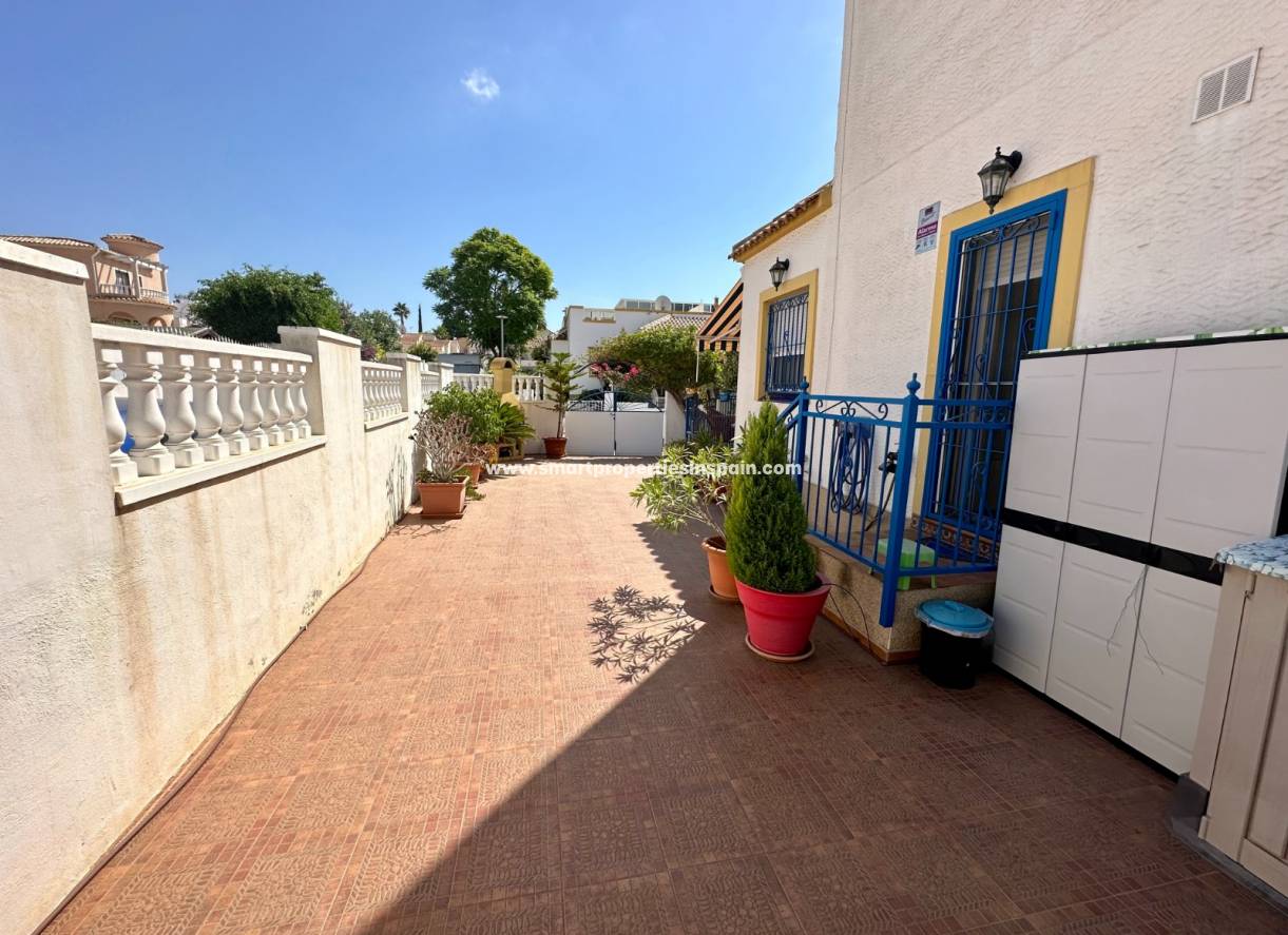 Wederverkoop - Quad Villa - La Marina - Urbanización La Marina