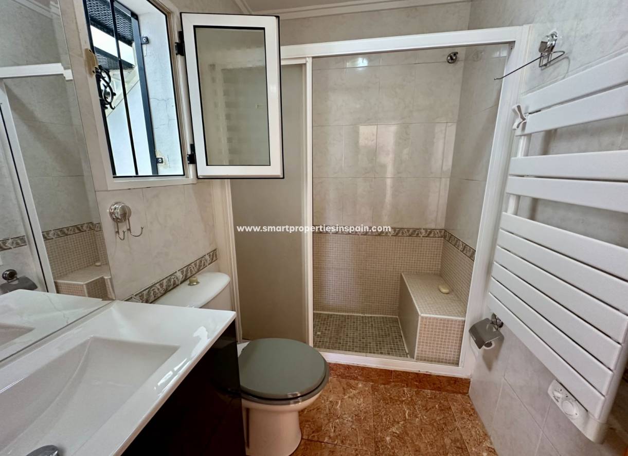 Wederverkoop - Quad Villa - La Marina - Urbanización La Marina